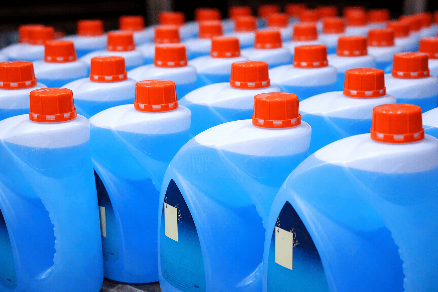 چرا خرید گالنی محصولات شوینده، هوشمندانه‌ترین انتخاب این روزهاست؟